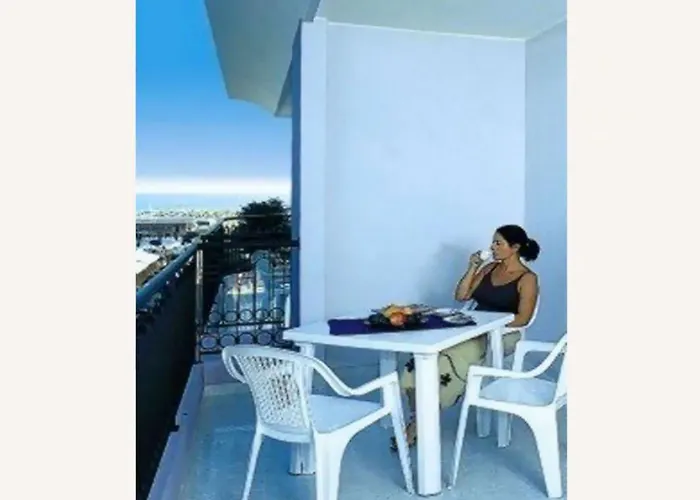 Apartment Bright With Terrace *